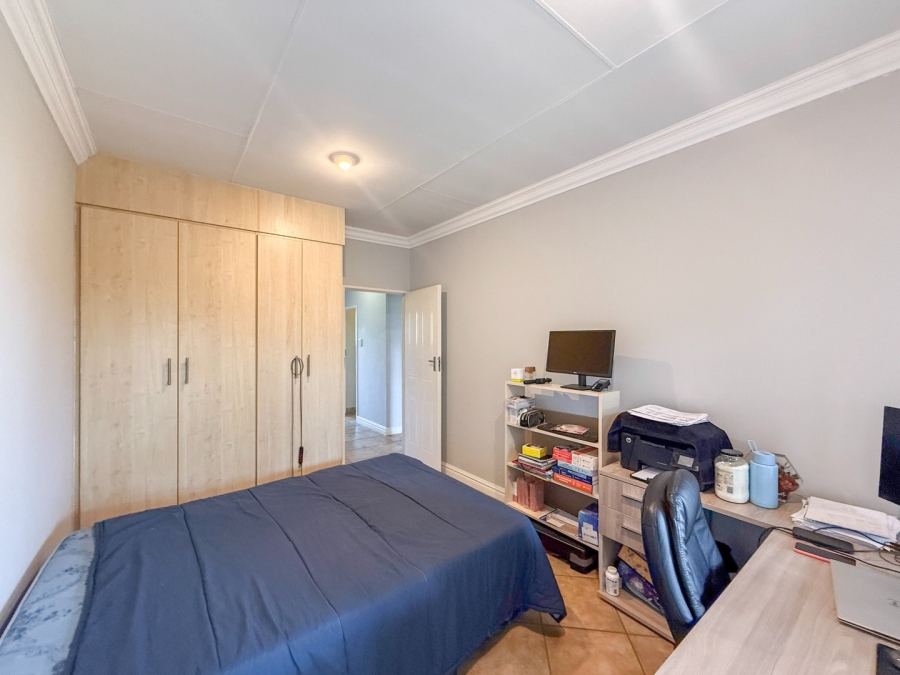 3 Bedroom Property for Sale in The Coves North West